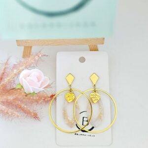 Boucles d'oreilles beige résine colorbijoux