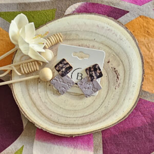 Boucles d'oreilles Chloé en cuir lilas (1)