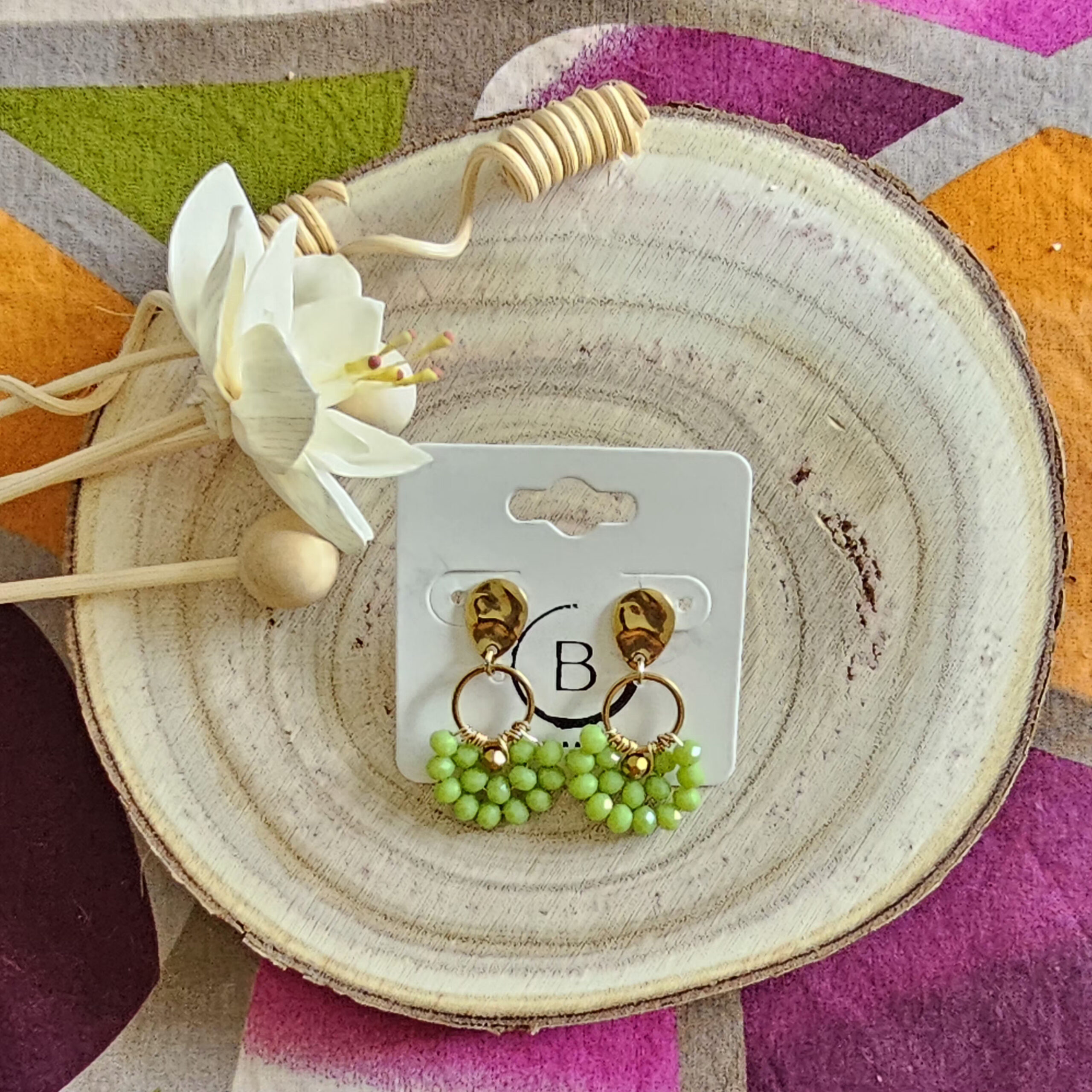Boucles d'oreilles Cocotte perle en verre vert (1)