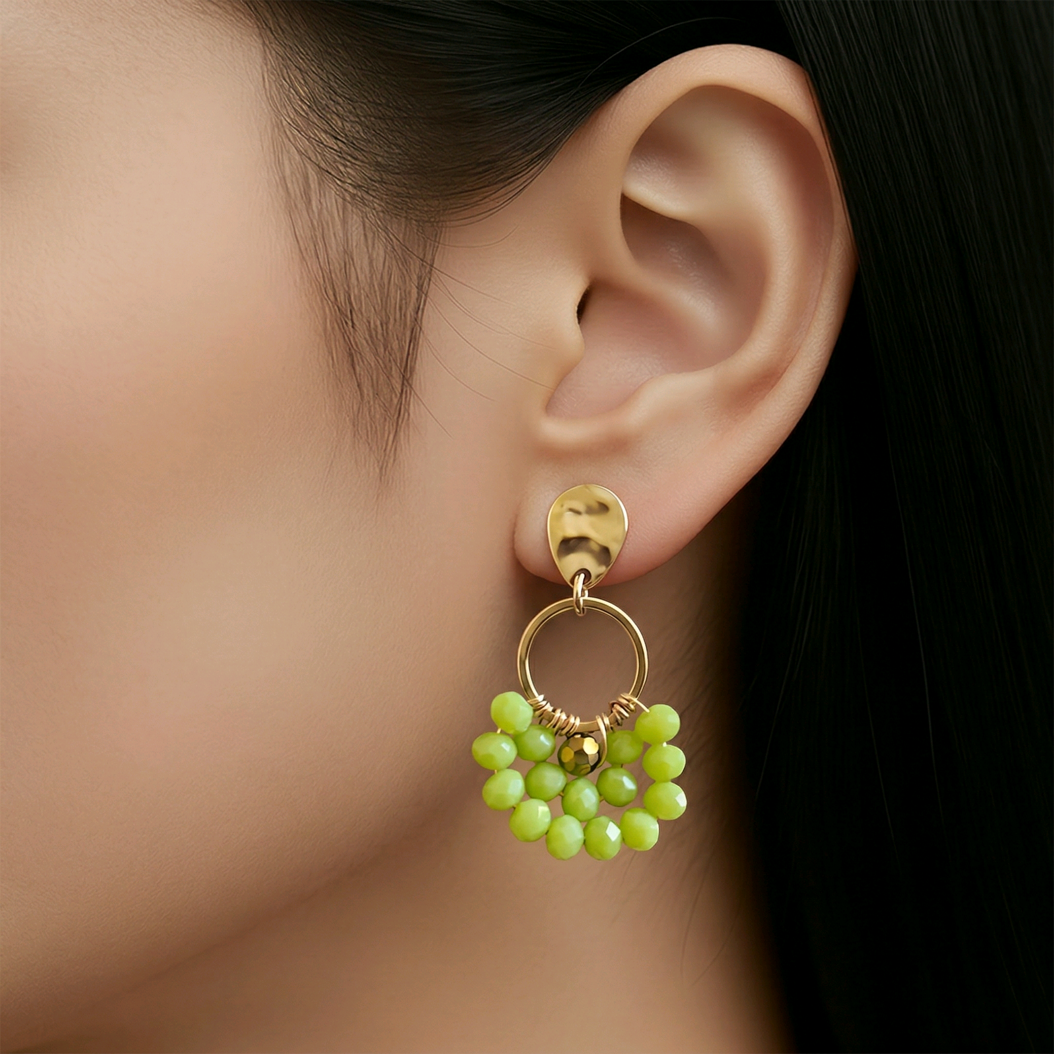 Boucles d'oreilles Cocotte perle en verre vert (1)