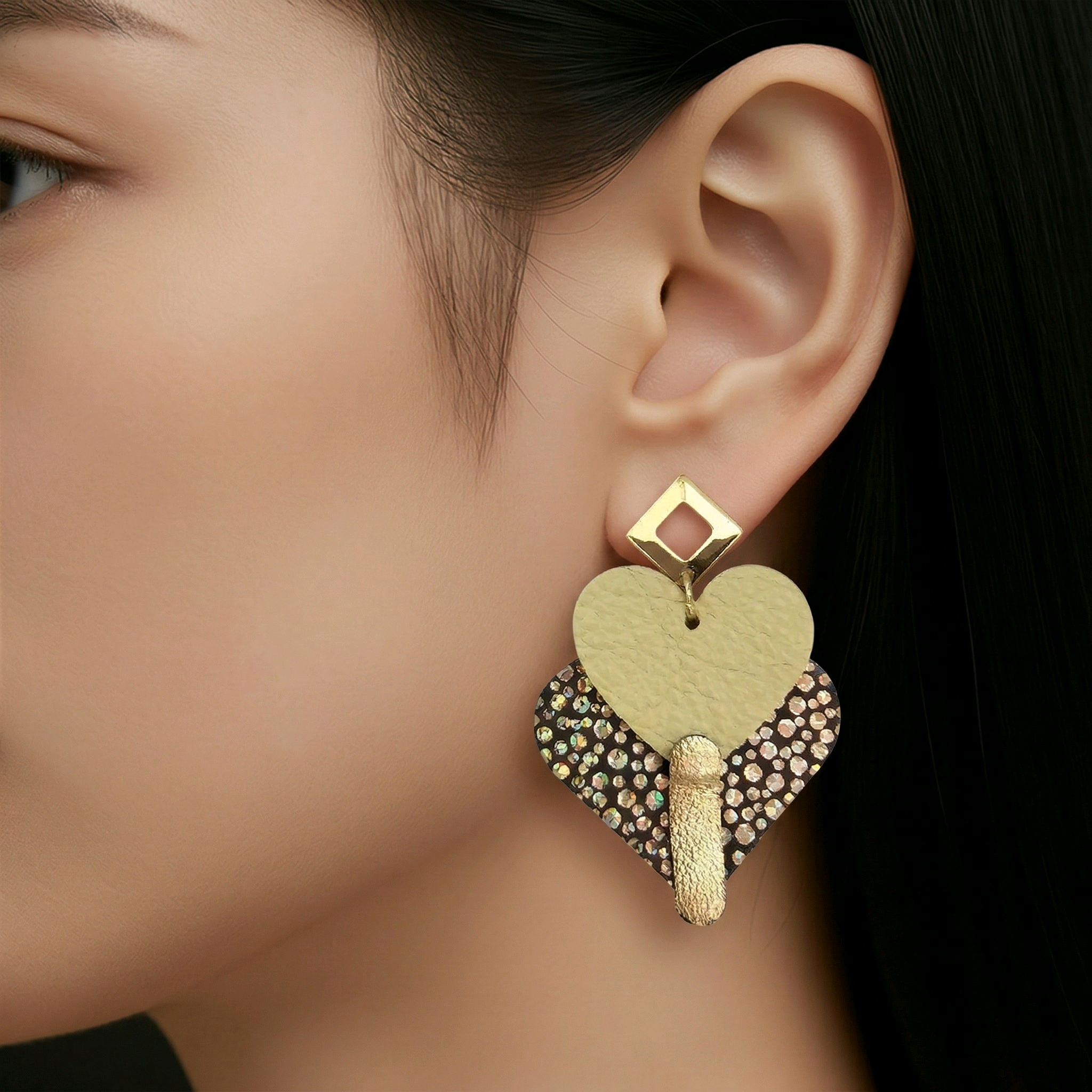 Boucles d'oreilles Diva en cuir jaune doré (1)