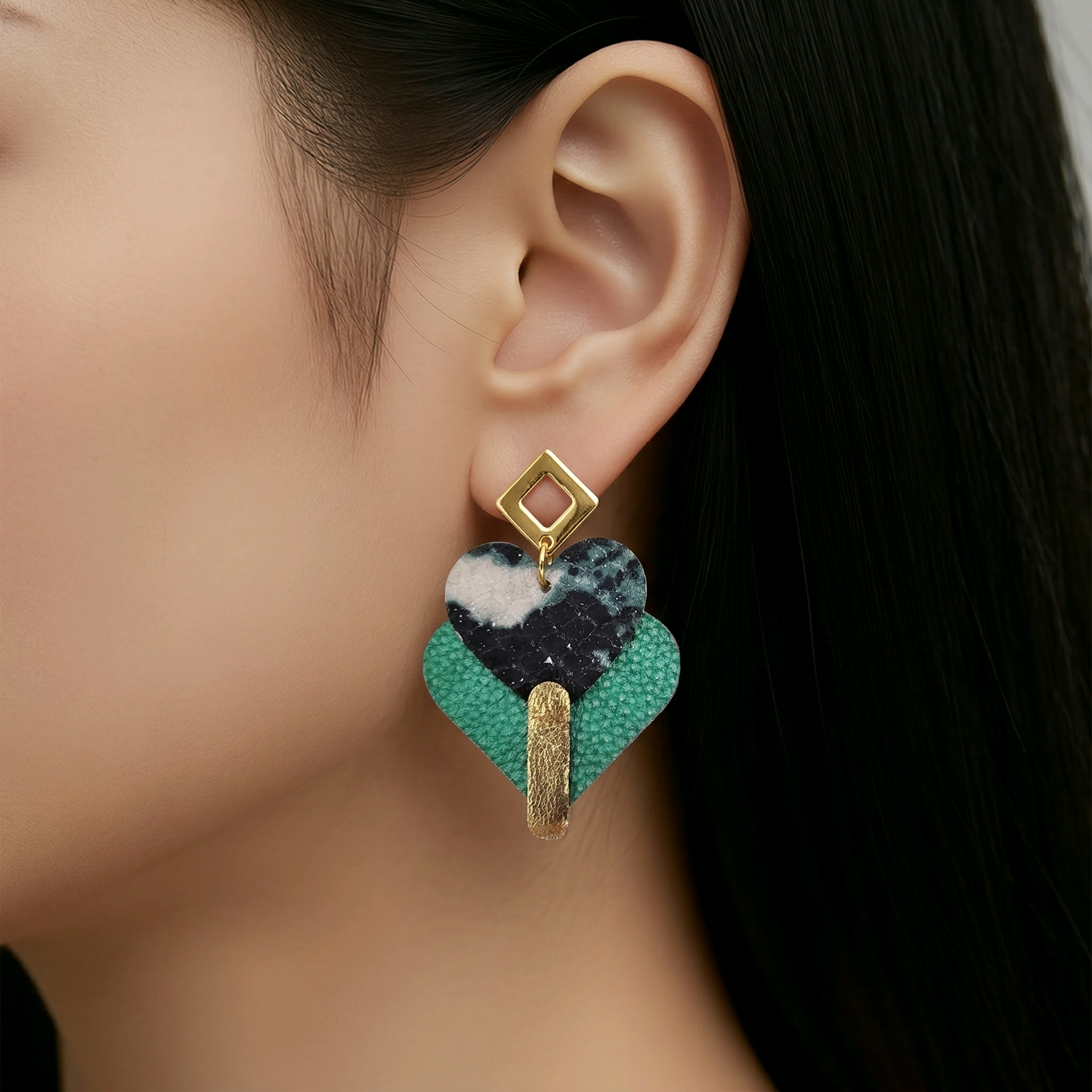 Boucles d'oreilles Diva en cuir vert (1)