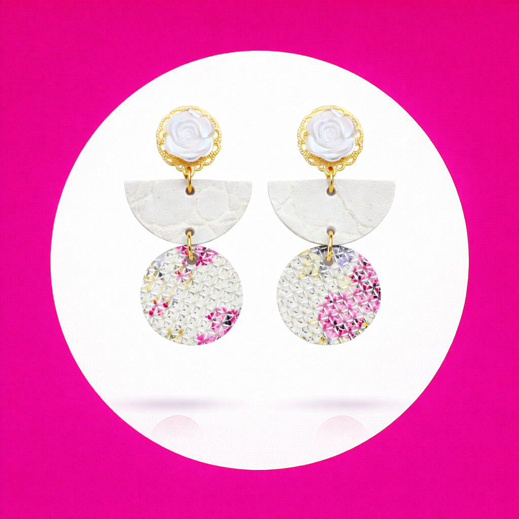 Boucles d'oreilles Fleurette en cuir blanc (2)