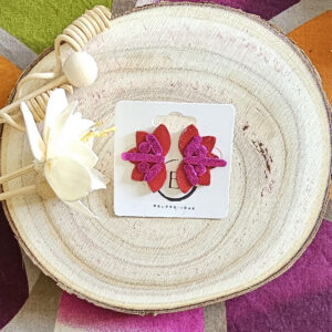 Boucles d'oreilles Flore en cuir rouge fuchsia (1)