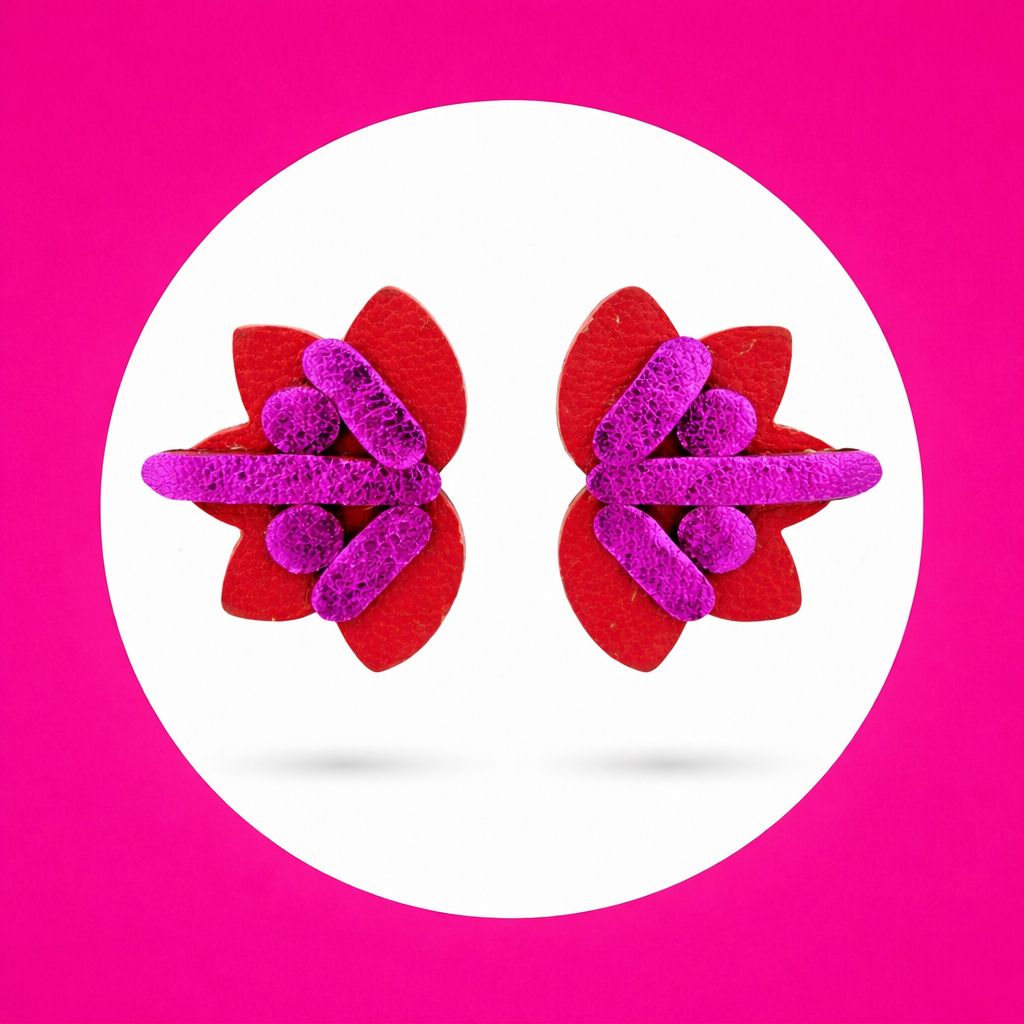 Boucles d'oreilles Flore en cuir rouge fuchsia (1)