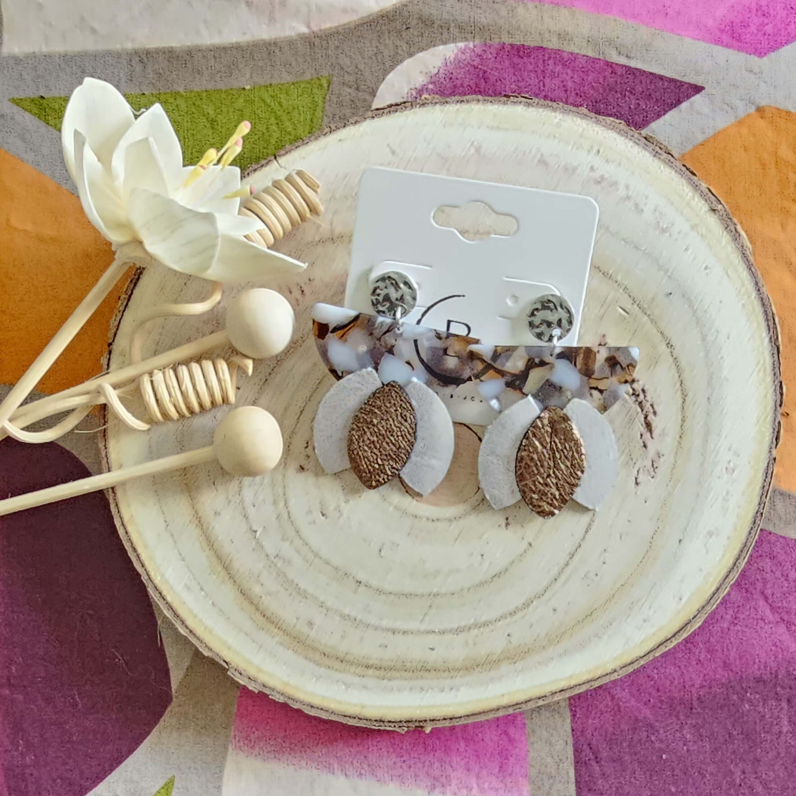 Boucles d'oreilles Lili en cuir argent marron (1)
