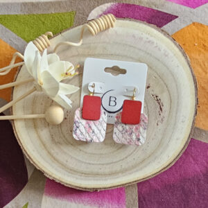 Boucles doreilles Lucy en cuir rouge rose(1)