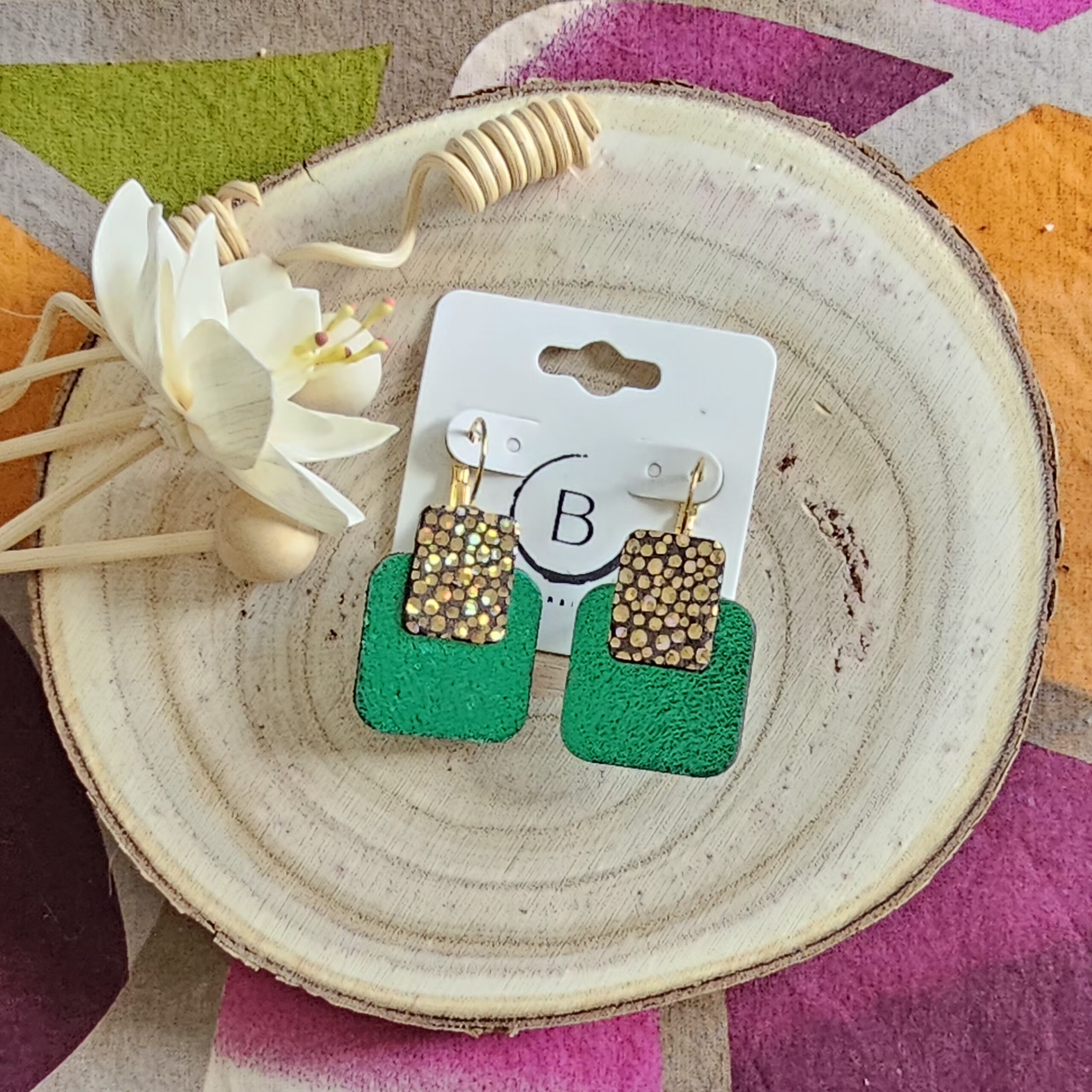 Boucles doreilles Lucy en cuir vert multicolore (1)