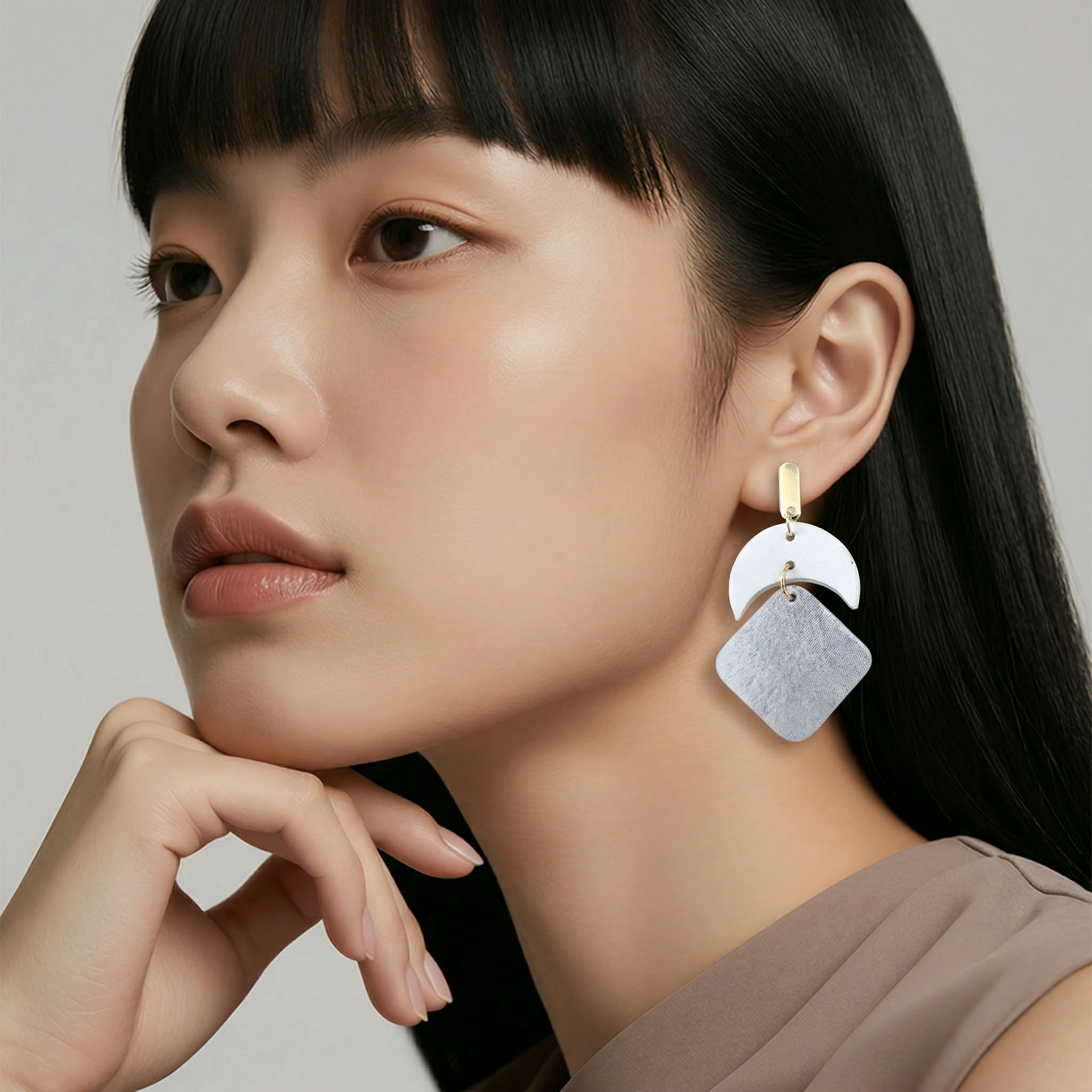 Boucles d'oreilles Luna en cuir blanc argent (1)