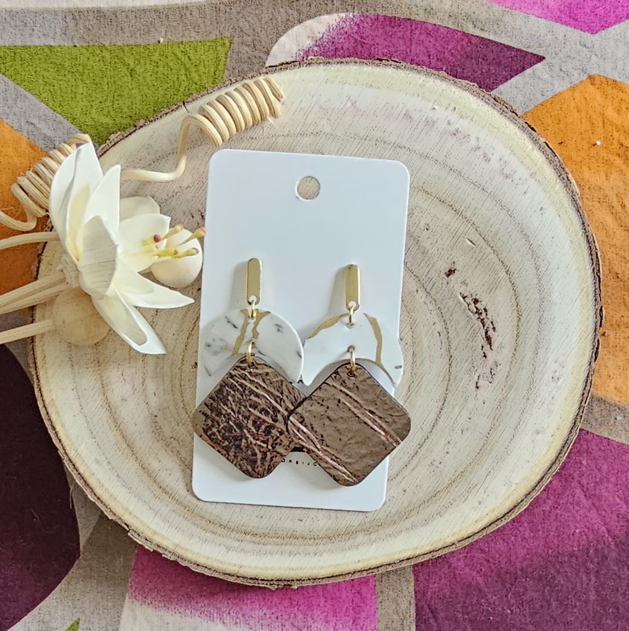 Boucles d'oreilles Luna en cuir blanc bronze (1)