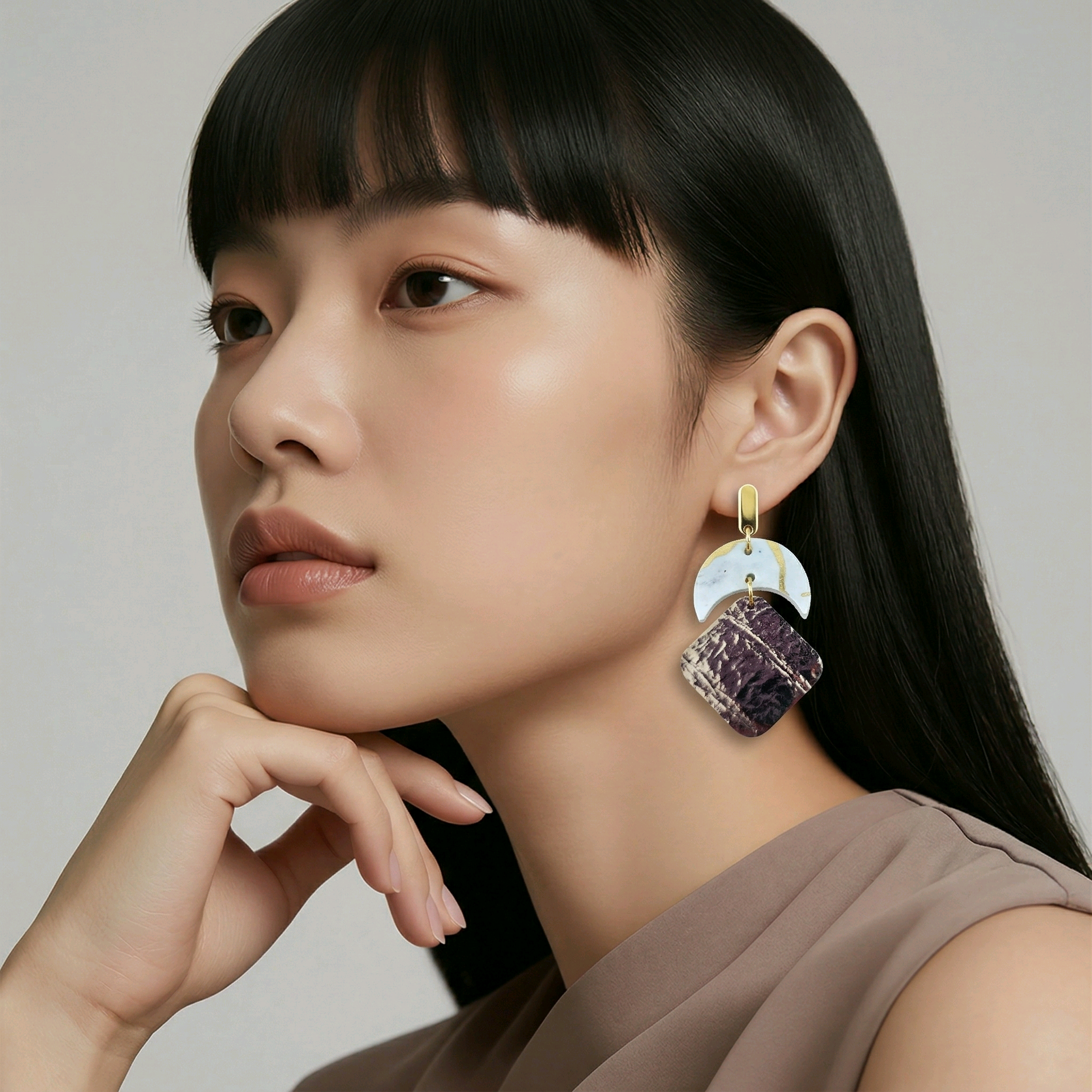 Boucles d'oreilles Luna en cuir blanc bronze (1)
