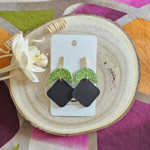Boucles d'oreilles Luna en cuir noir vert (1)