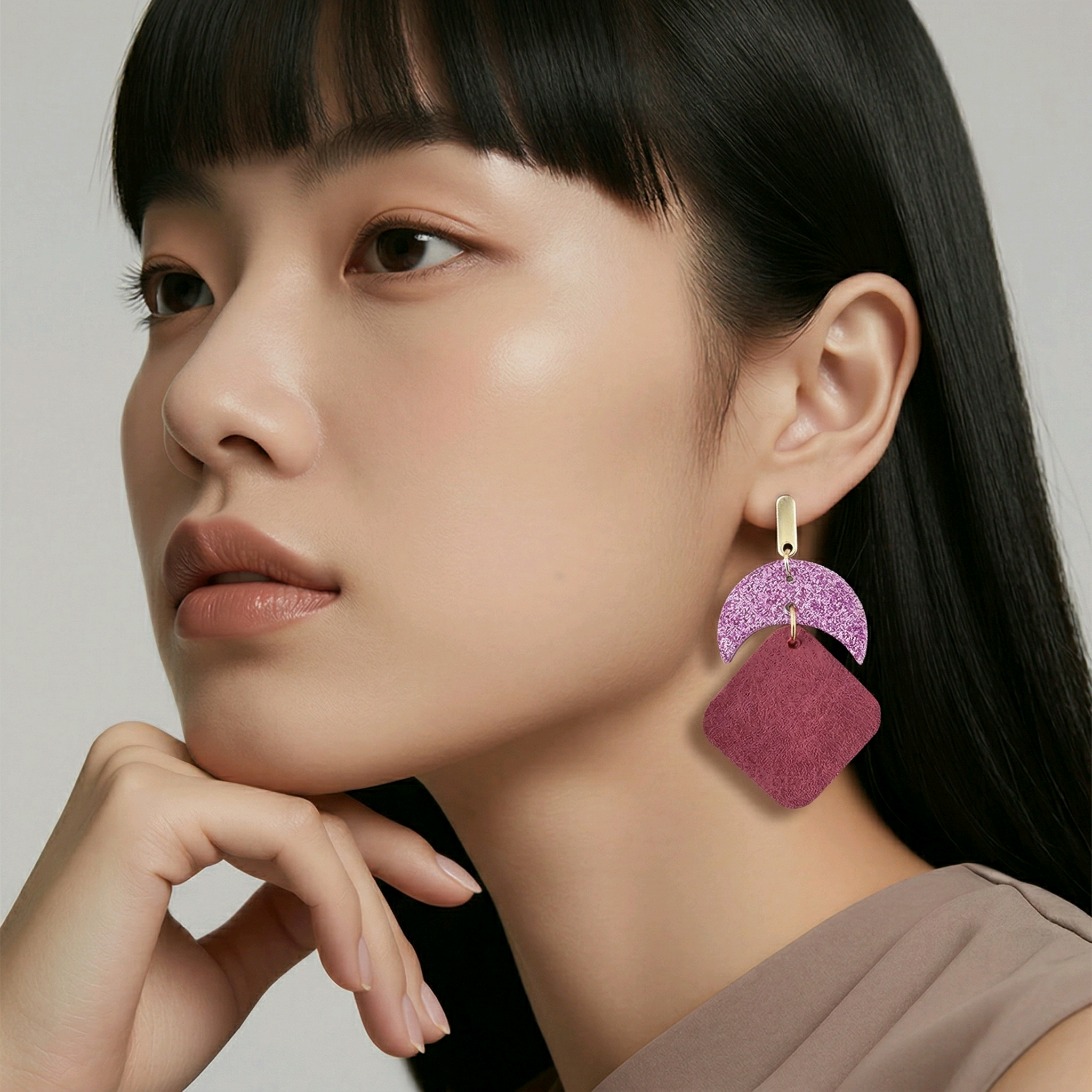 Boucles d'oreilles Luna en cuir rose framboise (1)