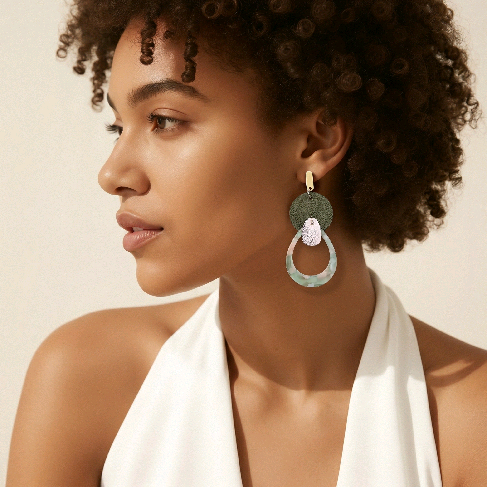 Boucles d'oreilles Stella en cuir rose poudré vert avocat (1)