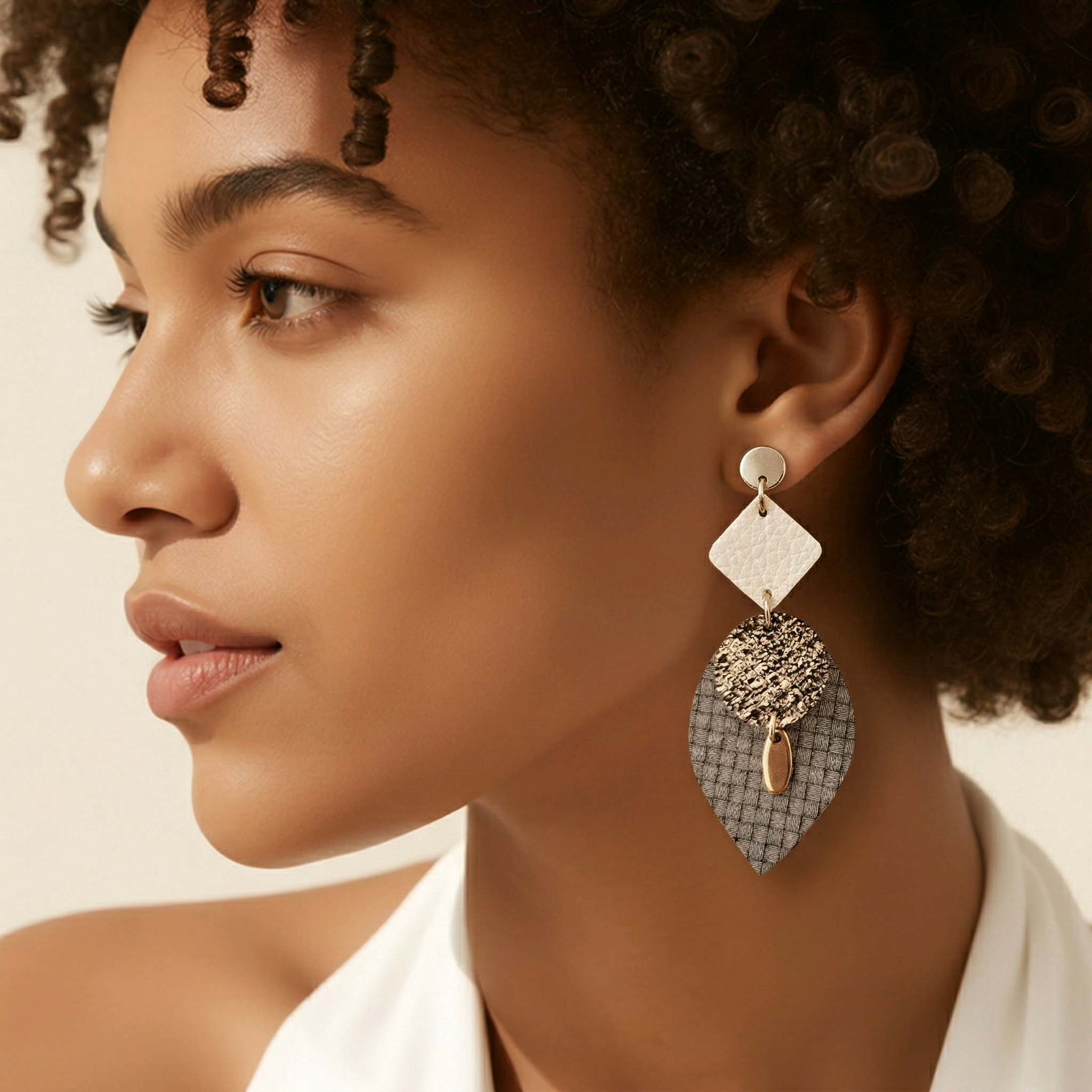 Boucles d'oreilles Sunset en cuir argent blanc gris (1)
