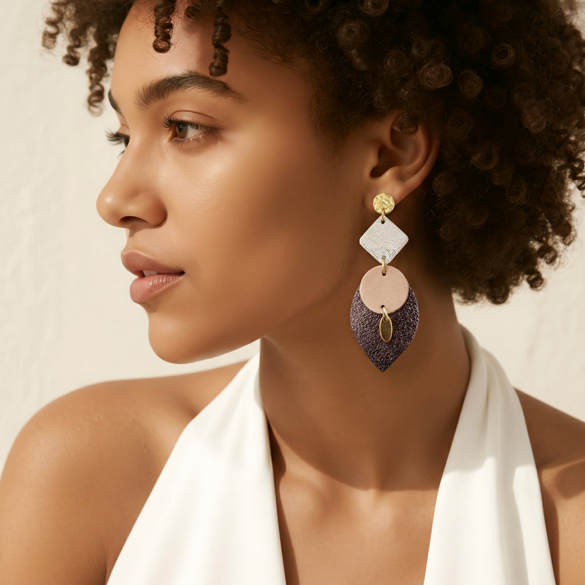 Boucles d'oreilles Sunset en cuir beige rose poudré marron (1)