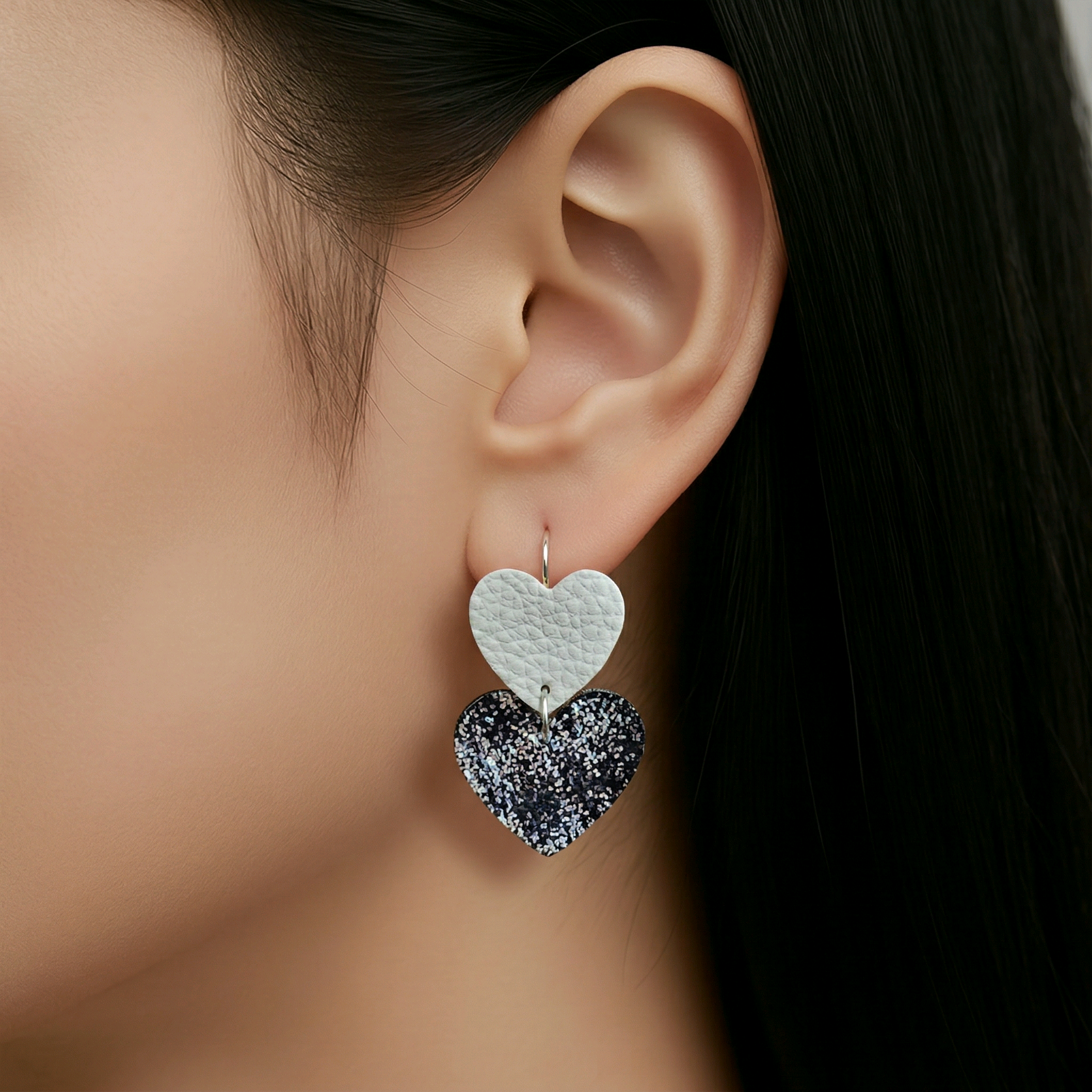 Boucles d'oreilles Valentina en cuir noir blanc (1)