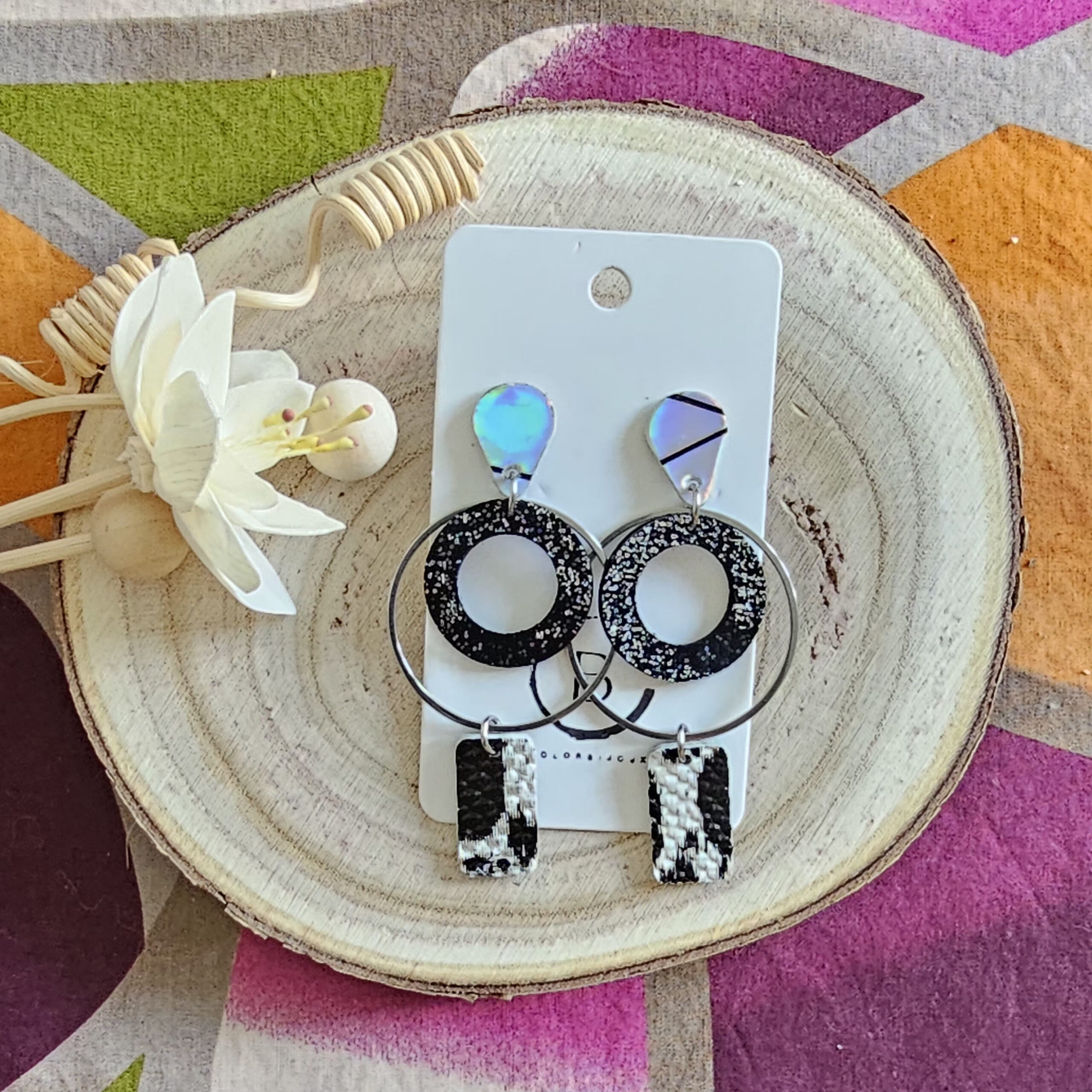 Boucles d'oreilles Zoé en cuir argent noir (1)