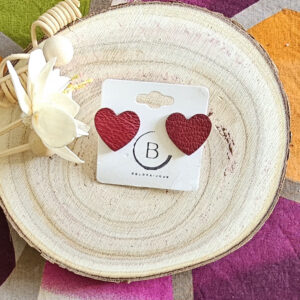 Boucles d'oreilles petit coeurs en cuir bordeaux (1)