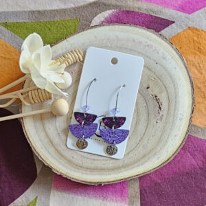 boucles d'oreilles Lola en cuir fuchsia violet (1)