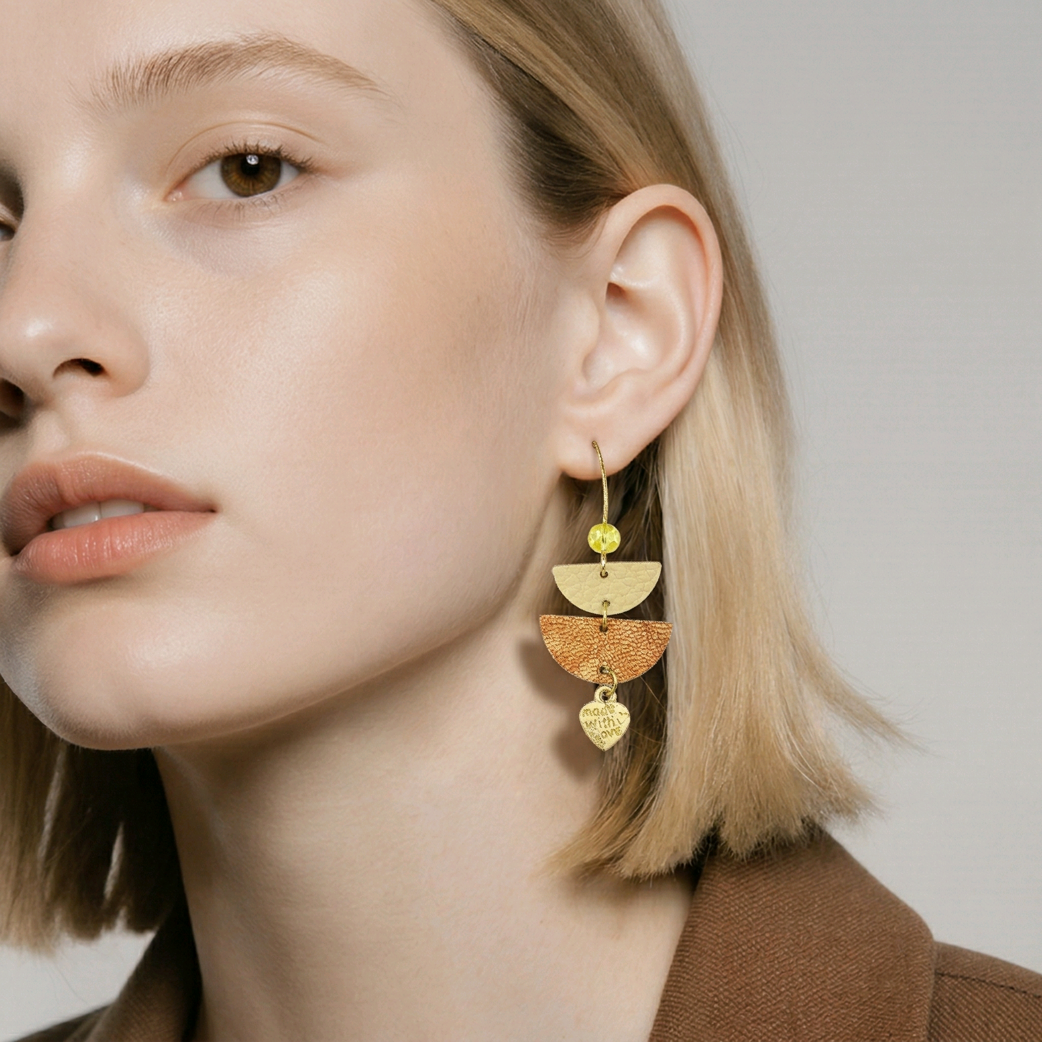 boucles d'oreilles Lola en cuir jaune orange (1)
