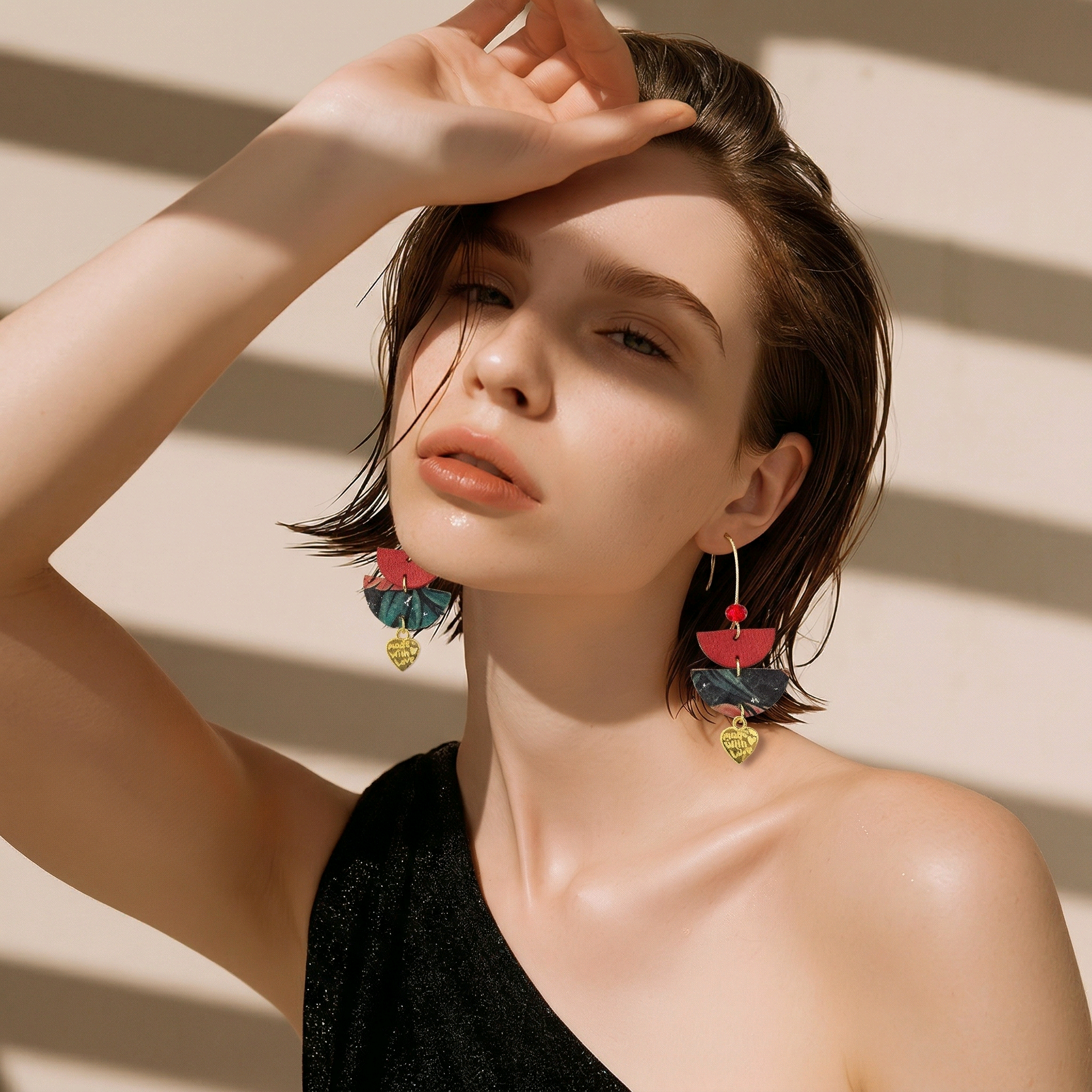 boucles d'oreilles Lola en cuir rouge (1)