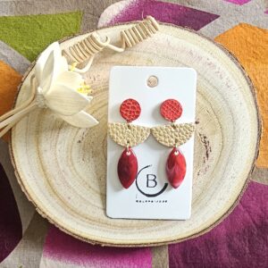 Boucles d'oreilles Gipsy en cuir résine rouge (1)