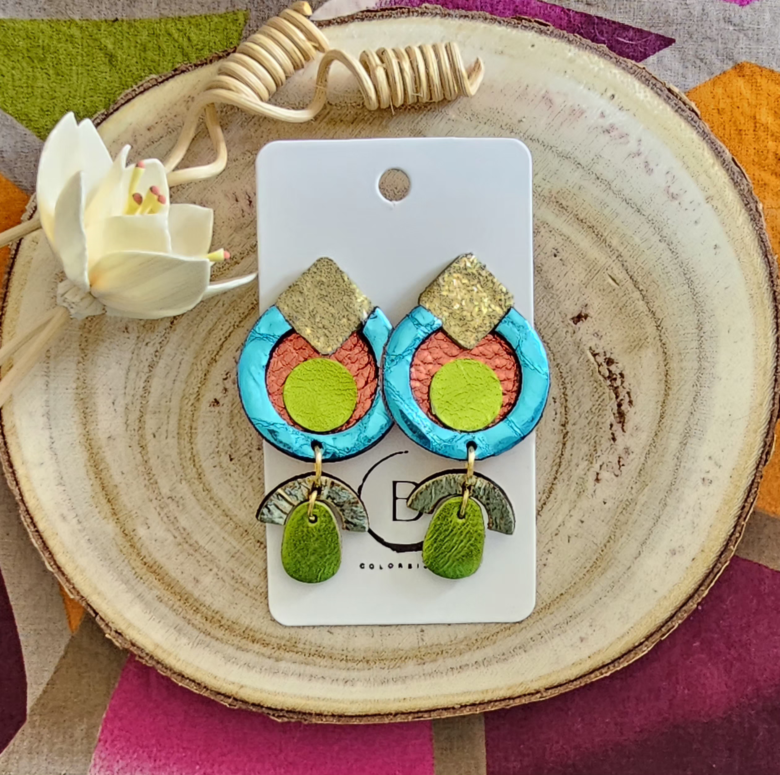 Boucles d'oreilles Moon en cuir turquise vert (1)